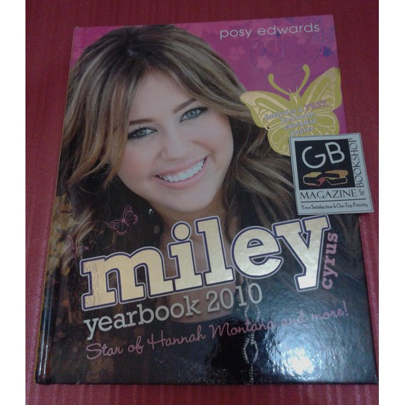 

Miley Cyrus Yearbook 2010 (Hannah Montana and More) IMPORT