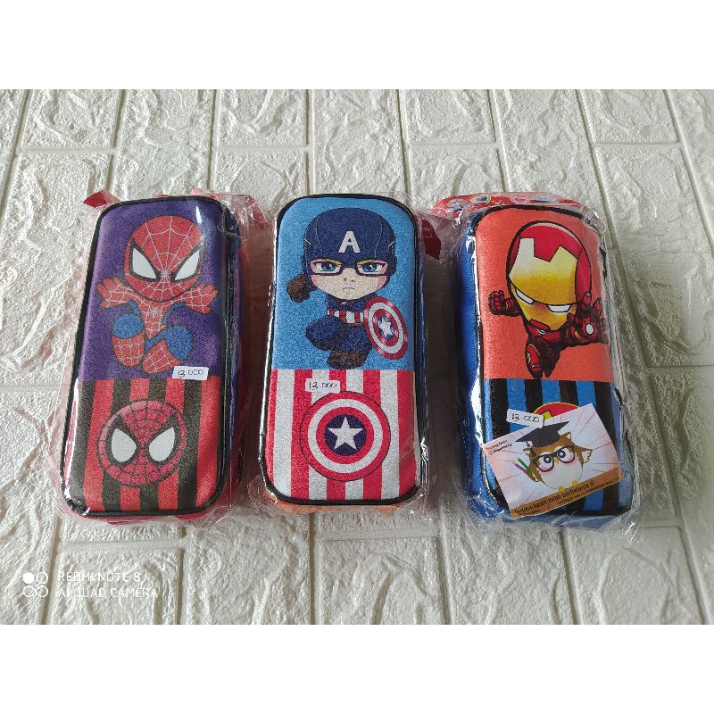 

Tepak Kain Motif Cowok