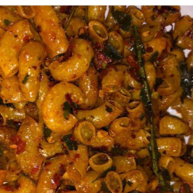 

MAKARONI DAUN JERUK PEDAS 250gr