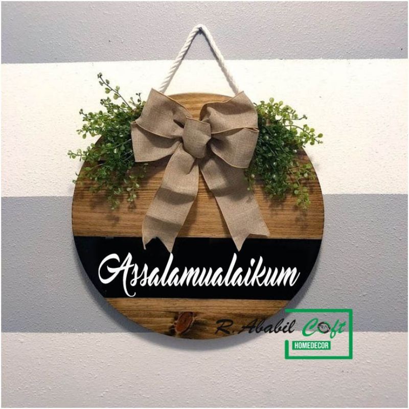 Hiasan dinding bulat motif kayu