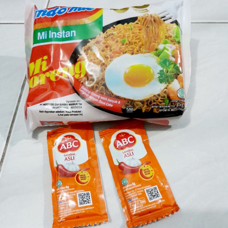 Indomie goreng / ayam bawang / kari ayam / soto ayam  1 pcs FREE 2 SACHET saus