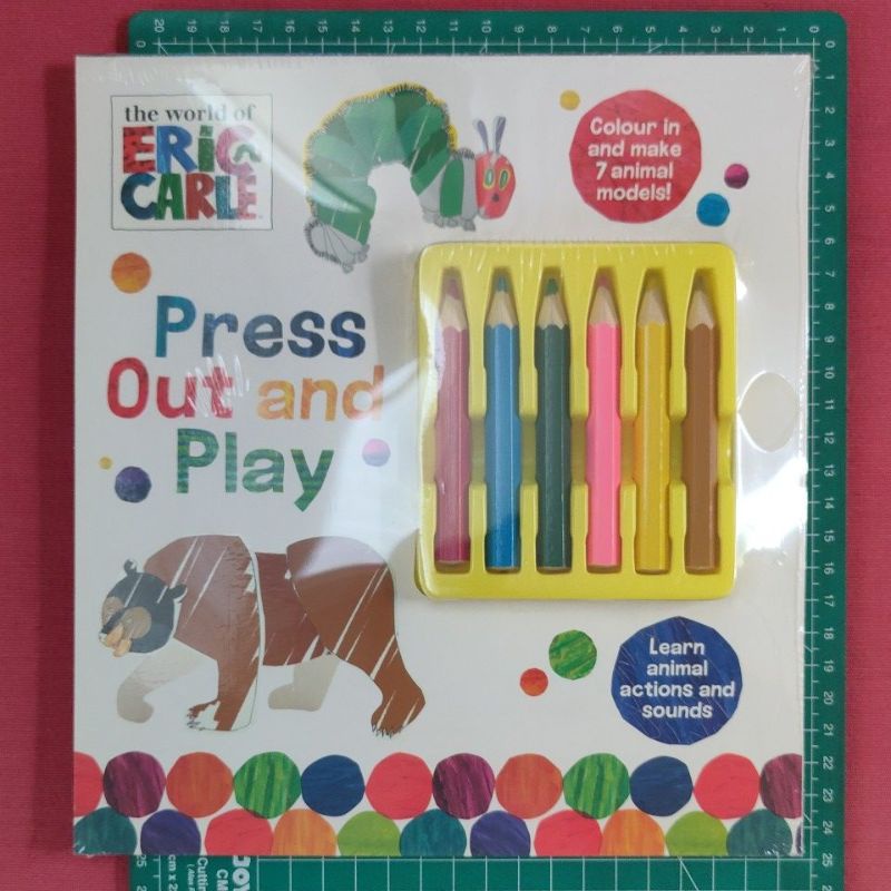 The world of Eric Carle. Press out and play