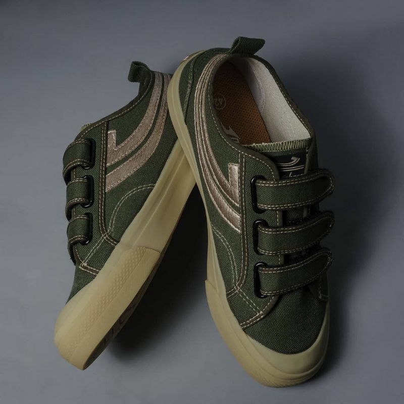 Sepatu Johnson Galaxy X Low