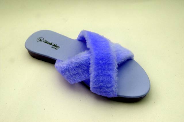 Takashi Sandal Bulu Silang Slop Syantikk