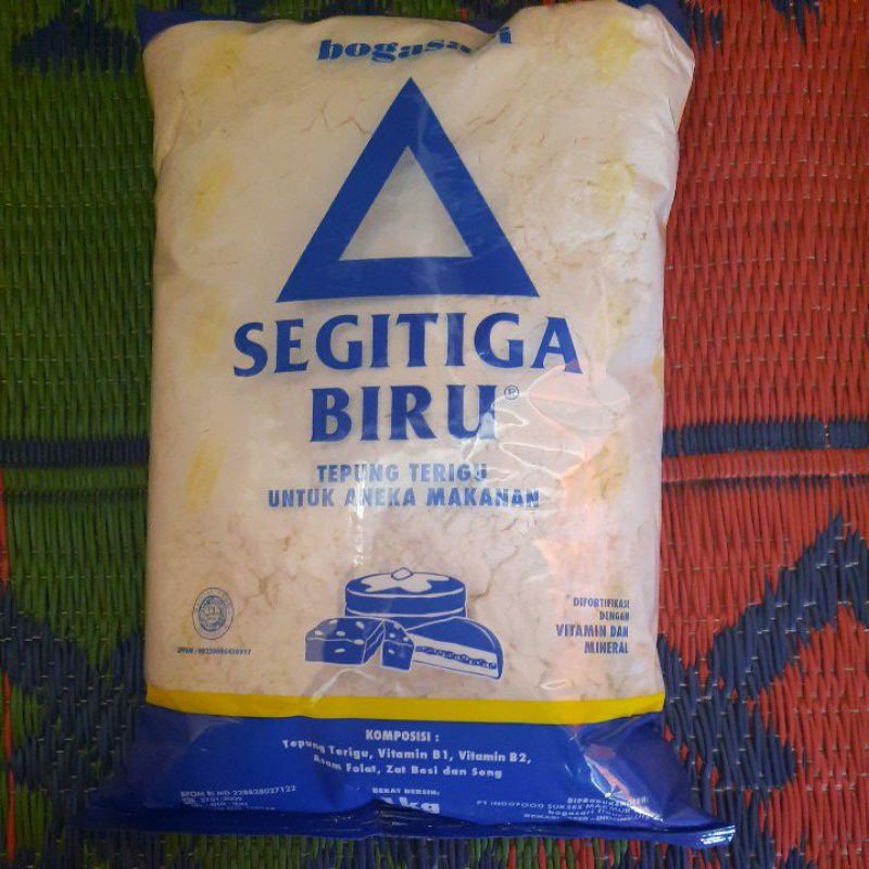 

Tepung terigu Segitiga Biru 1kg