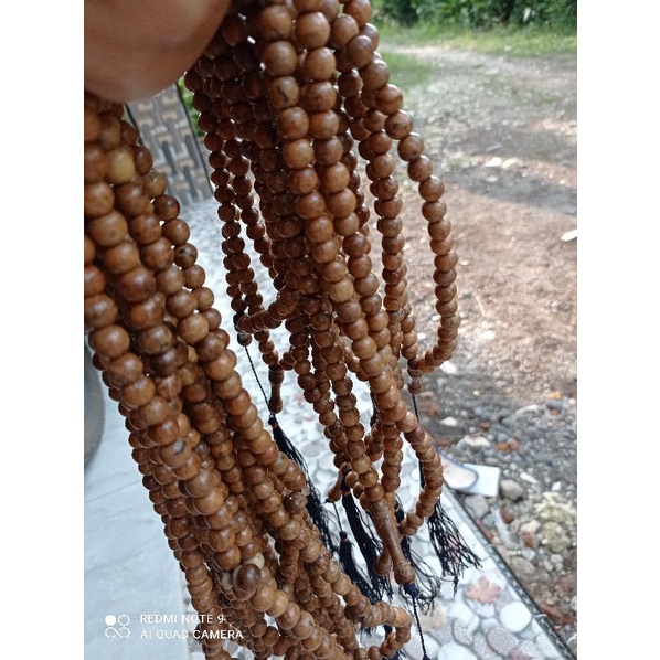 Tasbih gaharu 165butir ukuran 8mm asli gaharu wangi cocok tanpa bahan bahan tambahan alami agar lebih nyaman berdzikir