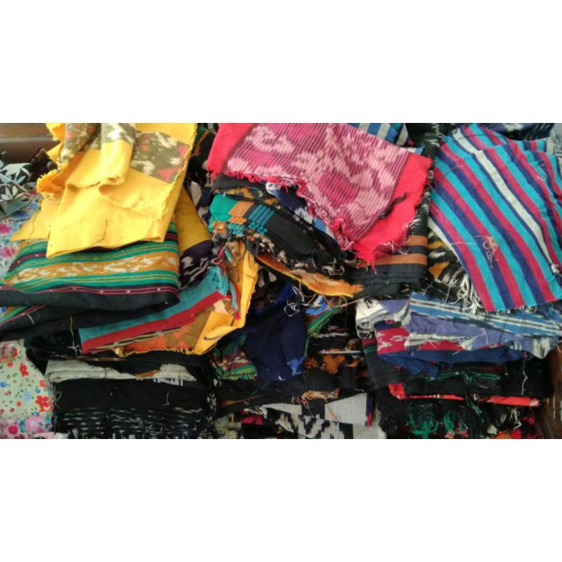 Kain Perca Tenun Troso Etnik 1/4 Kiloan