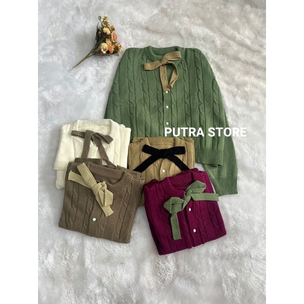 Mia top blouse // sweater crop motif pita terbaru