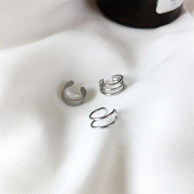 2pcs / Set Anting Klip Model Silang Warna Emas / Silver Untuk Wanita