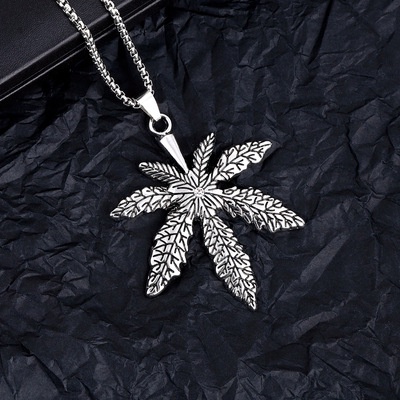 Kalung Daun maple Pria Titanium steel Anti Karat hip hop hiphop Street leaf pendant Cowok Serbaguna Pria Trendi