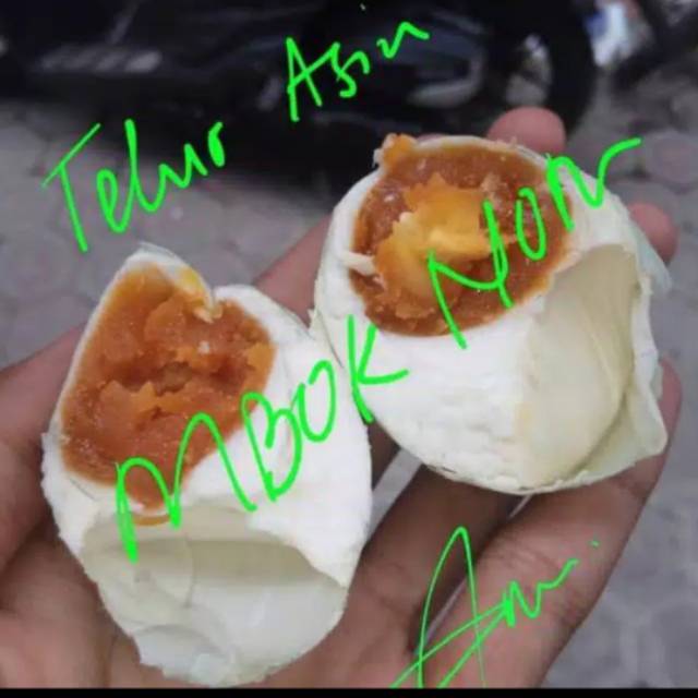 

Telur asin matang mbok nom / telor asin mbok nom