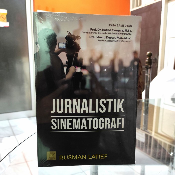 

HOT SALE!!! BUKU JURNALISTIK SINEMATOGRAFI- RUSMAN LATIEF ORIGINAL PMG TERLARIS