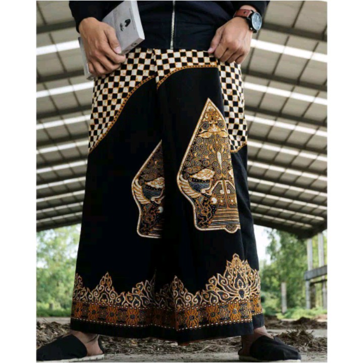 Sarung Batik Halus Motif Wayang Gunungan - Warna Kuning - Sarung Gus Azmi Sarung santri keren