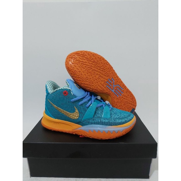 SEPATU BASKET NIKE KYRIE 7 HIGH CONCEPT HORUS