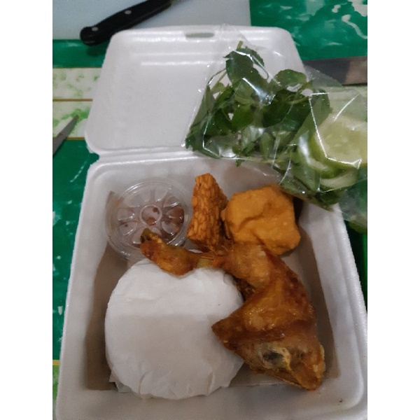 

Paket Adem Nasi Ayam pecel + Tempe + Tahu