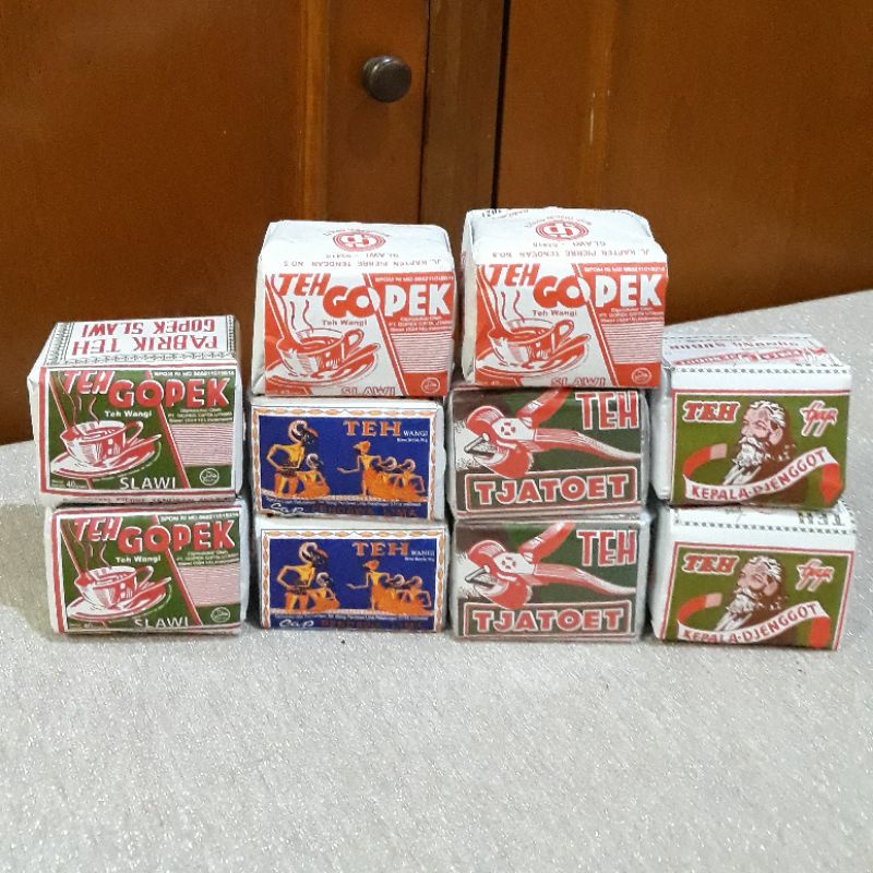 

Paket Teh Tubruk Angkringan Jogja - 10pcs : Tjatoet, Kepala Djenggot, Pandawa, Gopek