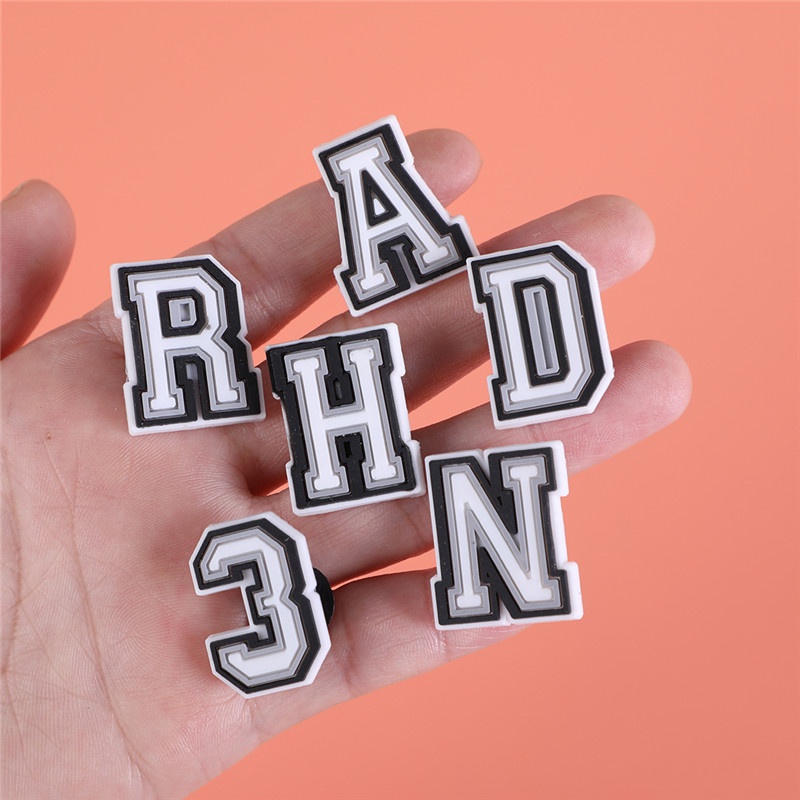 Aksesoris Jibbitz Terbaru Stiker Charm Untuk Hiasan Sandal Lucu Fashion Bisa Lepas Pasang