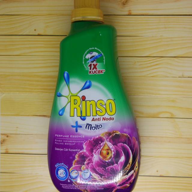 Rinso Molto Anti Noda Perfume Essence Cair Botol 1L