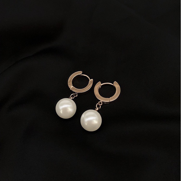 Lingkaran Kecil Mutiara Menjuntai Anting Baja Titanium Anti Karat Hypoallergenic Earrings