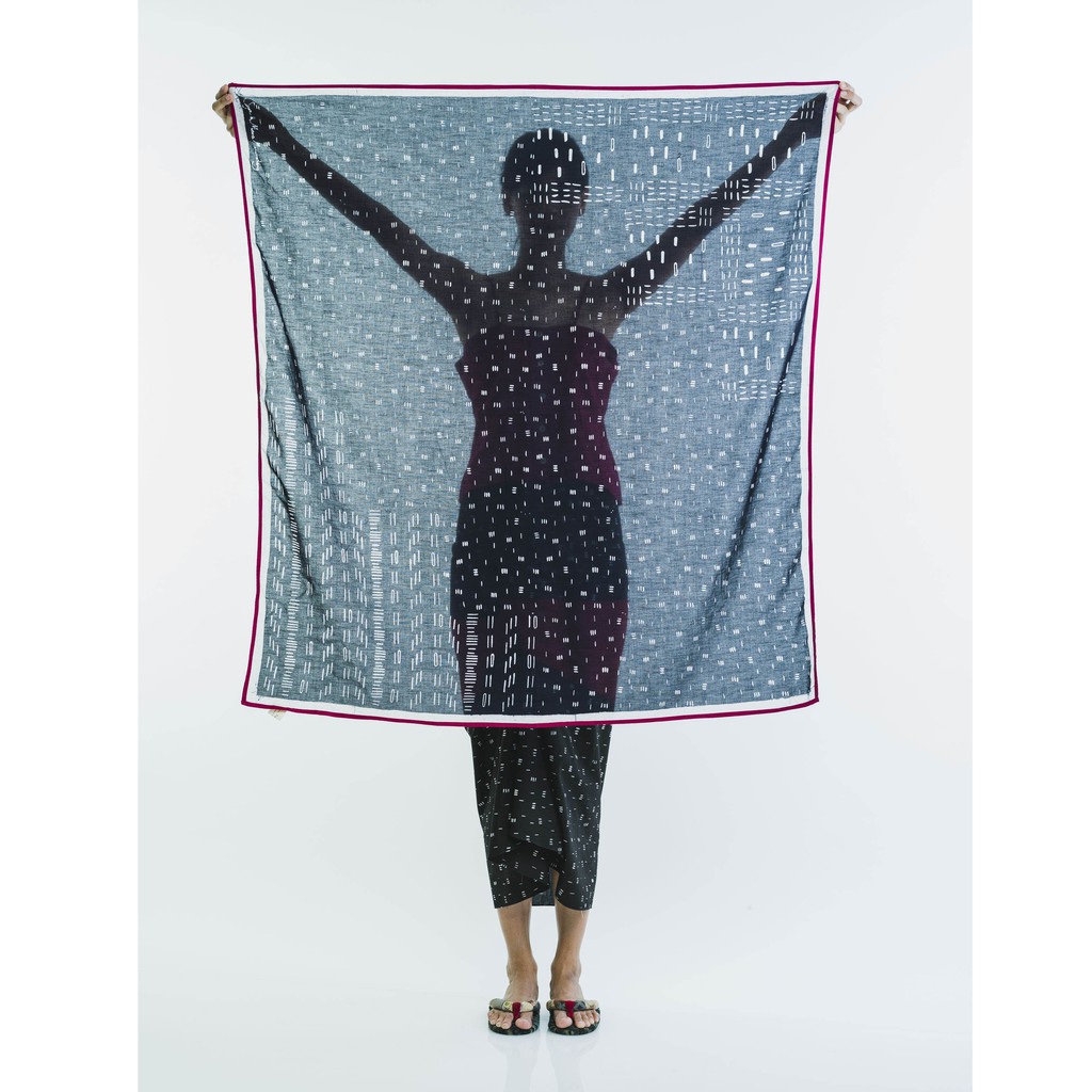 Scarf Bambu Hitam Batik Cap Sejauh Mata Memandang