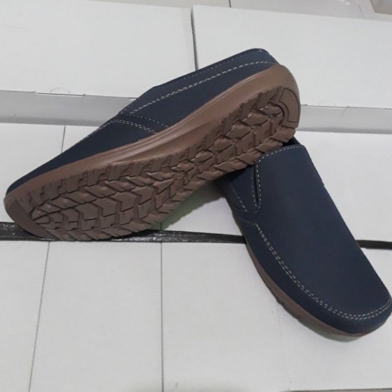 sepatu pria kickers,sepatu pria slip on.sepatu pria slip on murah