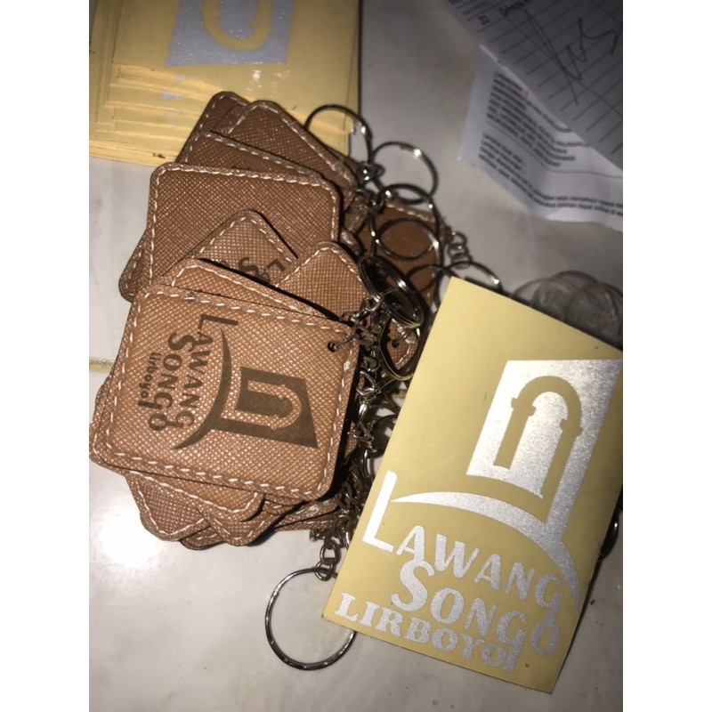 gantungan kunci lawang Songo Lirboyo