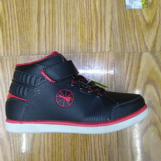 Sepatu sekolah hitam ardiles.