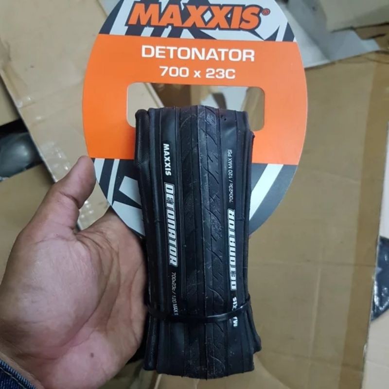  BAN  LUAR  SEPEDA  MAXXIS DETONATOR 700c  UKURAN  700x23c ATAU 