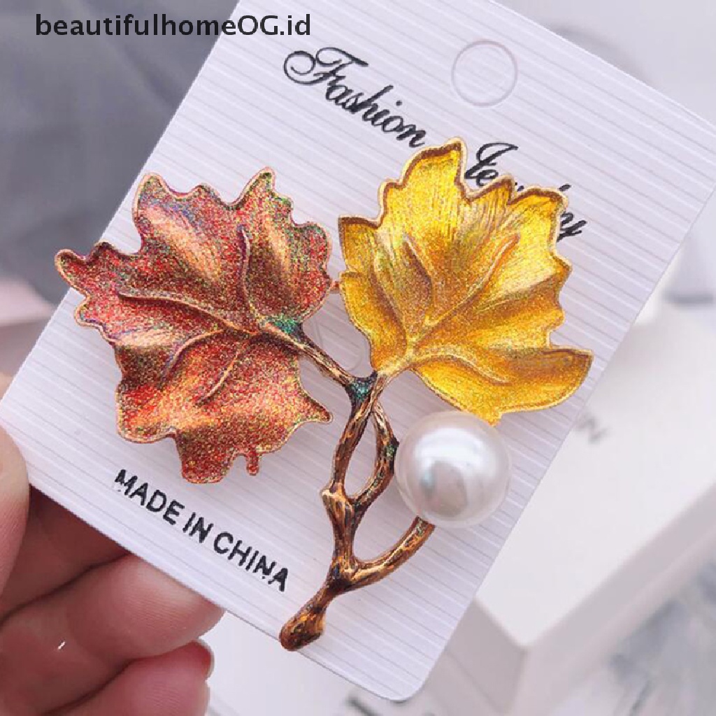 Bros Pin Bentuk Daun Maple Aksen Mutiara Gaya Vintage Untuk Hadiah