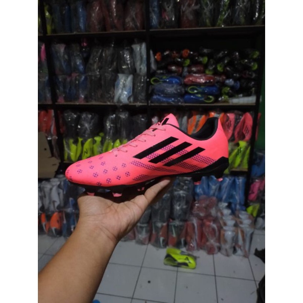 sepatu bola adidas semi boot