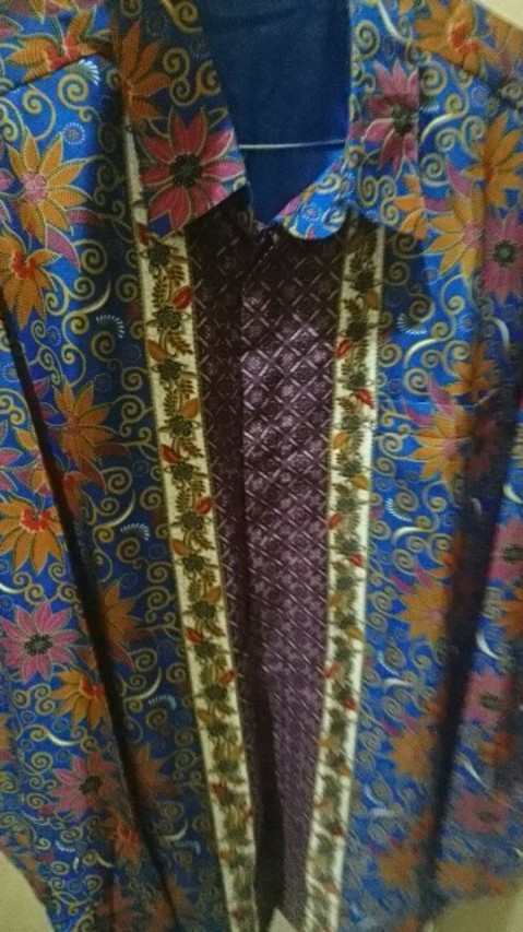 Adikusuma Kemeja Batik Pria Bunga Bakung