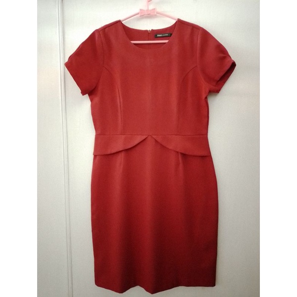 (PRE-LOVED) Dress pesta merah - model elegan classy simple - Merk Eprise La Carriere