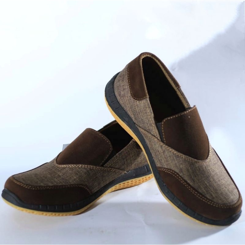 Sepatu Pria Kulit Slip On Kasual Sintetis Suede Premium Sol Karet Lenture