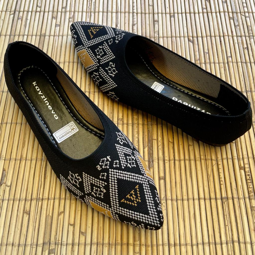 KAYZINEVA Sepatu Wanita Flat Shoes Motif Batik Rajut DD20