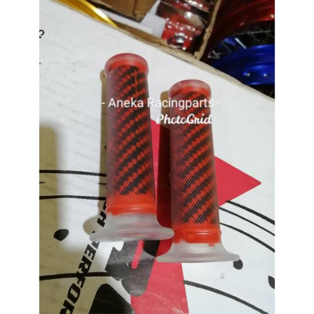 Handgrip kitaco karbon ulir bulu / busa stang kitaco bulu karbon / karet gas kicato karbon bulu