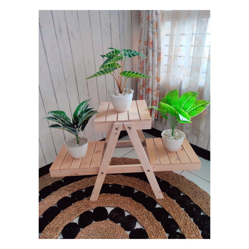 Rak Tanaman Hias Bertingkat Kayu