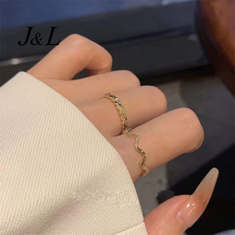 2pcs / Set Cincin Alloy Desain Gelombang Hias Berlian Imitasi Untuk Wanita
