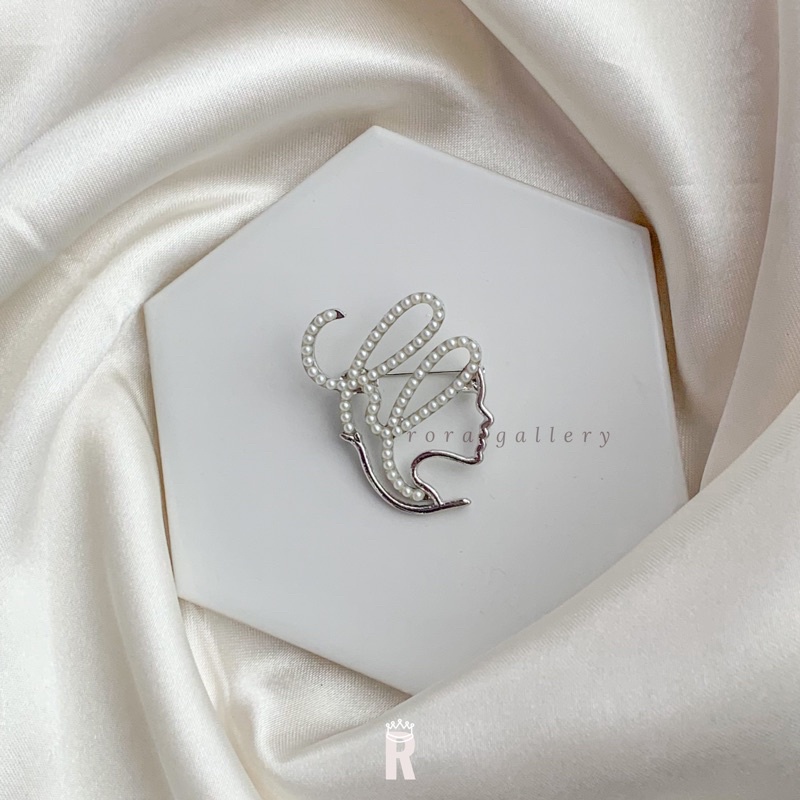 Rora PART 1 NEW BROOCH | BROS BUTTONSCARVES | Rora Gallery-7