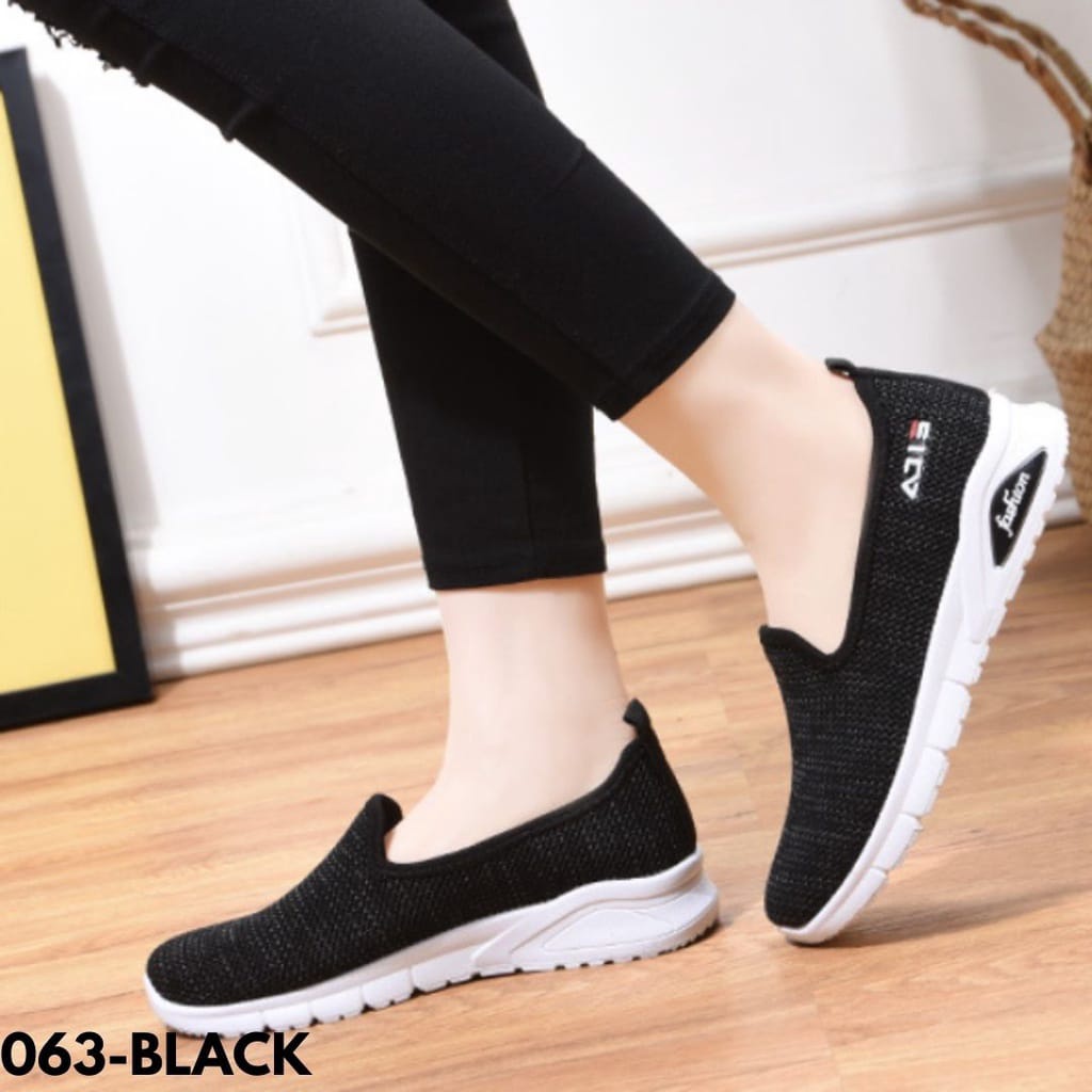 SEPATU WANITA MODEL TERPOPULER ZAMAN SEKARANG NYAMAN BAHAN CANVAS ELASTIS IMPORT 063