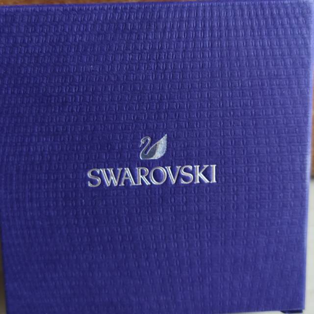 Swarovski swan pendant