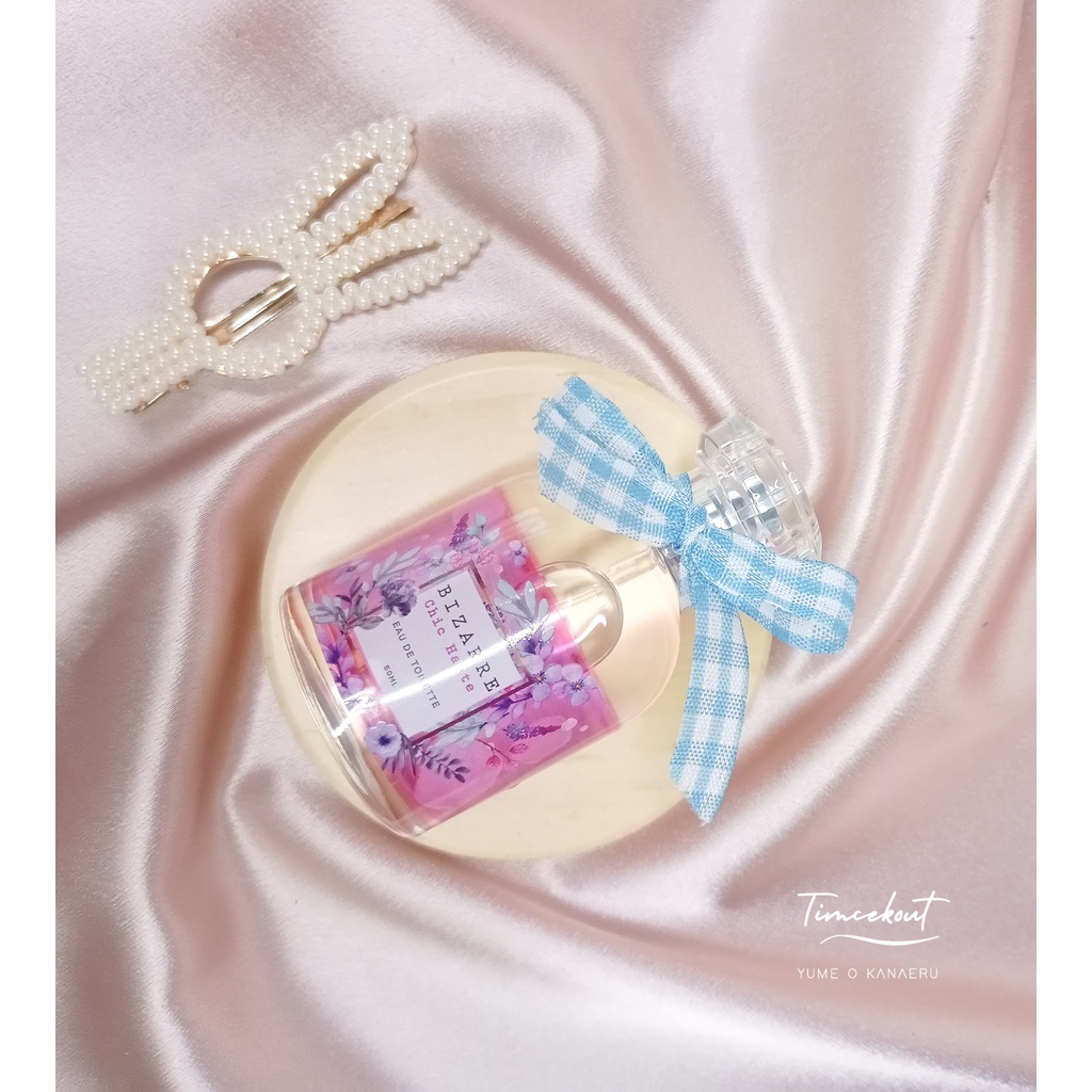 HAMPERS PARFUM BIZARRE CEWEK HADIAH ULTAH KADO BESTIE GREETING CARD