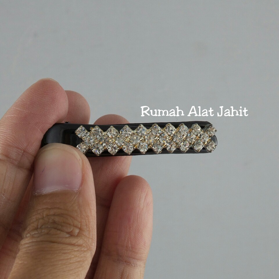 Jepit Rambut / Hair Clip Permata Baris Silang 4.5cm (sepasang)