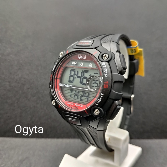 (BISA COD) Jam Tangan Pria Q&Q QQ Digital Strap Karet Hitam M083J003Y Original TREND