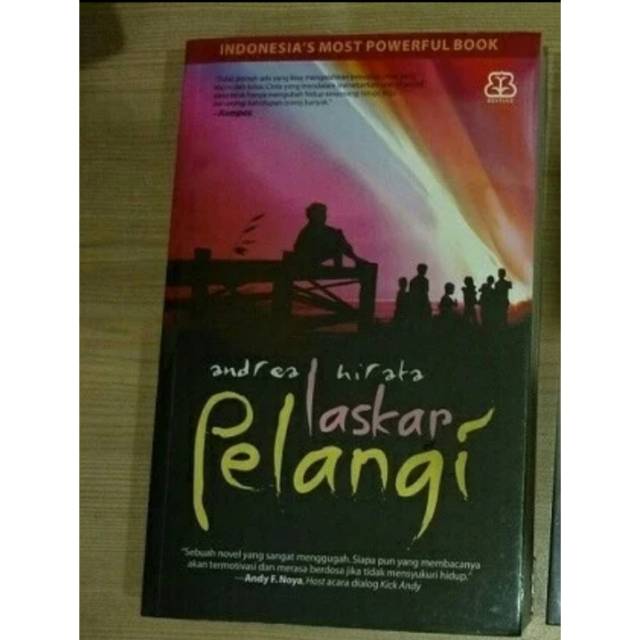 Novel laskar pelangi karya andrea hirata