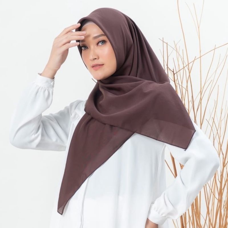 Hijab Segiempat BELLA SQUARE/ Vine Polos