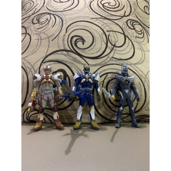 Mainan / Action Figure Power Ranger “Ryukendo”