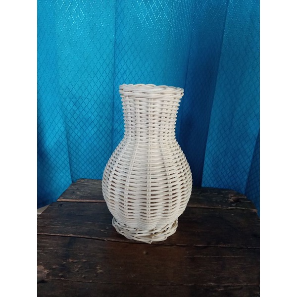 pot rotan bentuk guci tinggi 20 cm