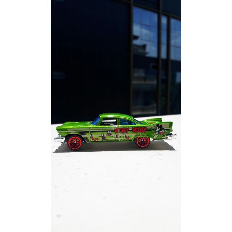 Hotwheels sedan plymouth fury hijau BD 2256 car diecast