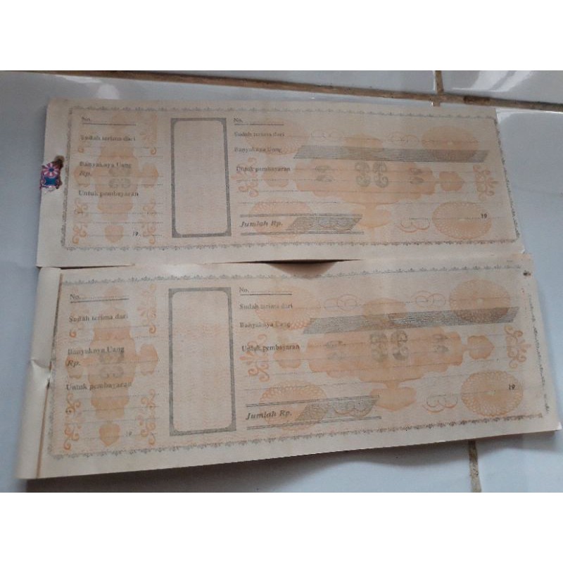 

kwitansi diawali dengan tahun 19...