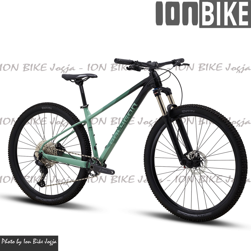Sepeda MTB 27.5 Polygon Xtrada 6 2022 BA Black Green 1x11 Speed 6.0